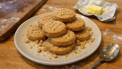 Brown Sugar Shortbread Biscuits – buttery, tender and perfect with a cuppa