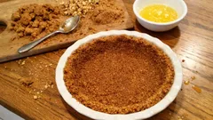 Gingernut crumb pie crust: a crisp, buttery base for cheesecakes and cream pies
